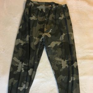Camo leggings
